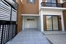 2 Bedroom Townhouse for sale in Sisa Chorakhe Noi, Samut Prakan