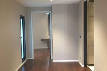 1 Bedroom Condo for sale in The Diplomat 39, Khlong Tan Nuea, Bangkok near BTS Phrom Phong