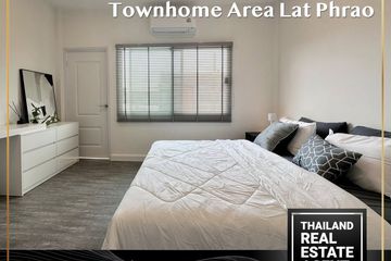 2 Bedroom Townhouse for sale in Lat Phrao, Bangkok