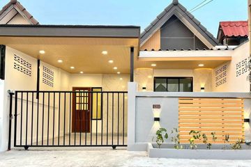 2 Bedroom House for sale in Surasak, Chonburi