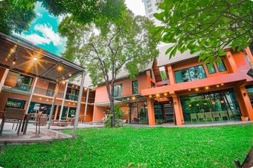 5 Bedroom House for rent in Khlong Tan Nuea, Bangkok