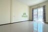 3 Bedroom Townhouse for sale in Amphaeng, Samut Sakhon
