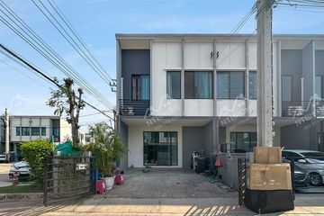 3 Bedroom Townhouse for sale in Bang Krang, Nonthaburi