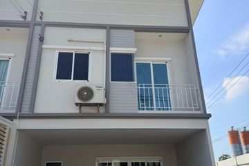 4 Bedroom Townhouse for sale in Bang Nam Chuet, Samut Sakhon