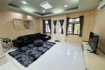 4 Bedroom Townhouse for rent in Khlong Toei Nuea, Bangkok near MRT Sukhumvit