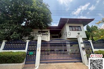 4 Bedroom House for sale in Phra Khanong Nuea, Bangkok near BTS Phra Khanong