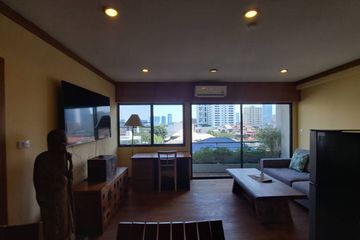 1 Bedroom Condo for rent in Saranjai Mansion, Khlong Toei, Bangkok near BTS Nana