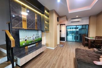 4 Bedroom Townhouse for rent in Saphan Sung, Bangkok