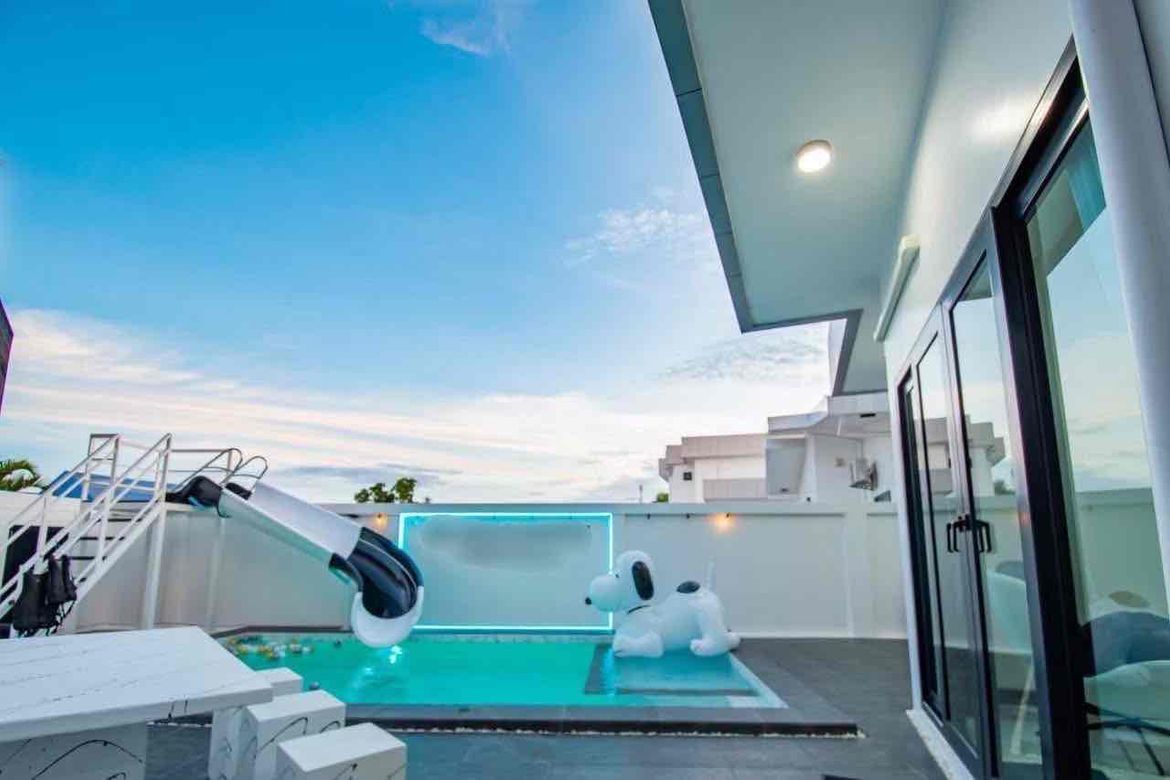 Modern Pool Villa For Rent