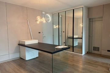 1 Bedroom Condo for rent in Silom Grand Terrace, Silom, Bangkok near MRT Silom