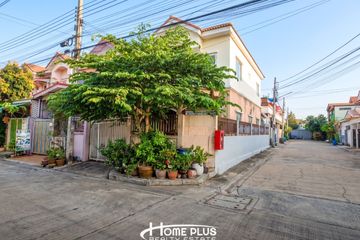 3 Bedroom Townhouse for sale in Bang Pu, Samut Prakan