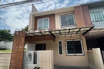 3 Bedroom Townhouse for rent in Chorakhe Bua, Bangkok