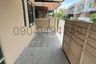 3 Bedroom Townhouse for rent in Chorakhe Bua, Bangkok