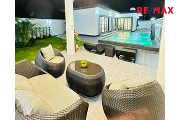 4 Bedroom House for sale in Na Kluea, Chonburi