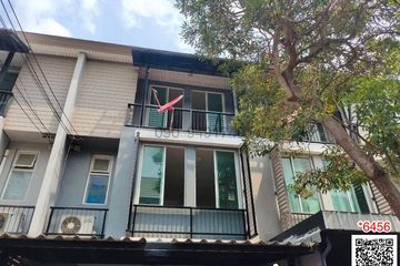 3 Bedroom Townhouse for rent in Chorakhe Bua, Bangkok