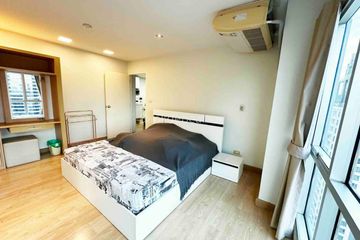 1 Bedroom Condo for rent in Silom Suite, Silom, Bangkok near BTS Chong Nonsi