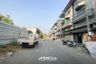 Townhouse for sale in Khlong Sam Prawet, Bangkok