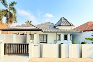 3 Bedroom House for sale in Na Kluea, Chonburi