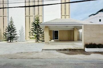 Office for rent in Phra Khanong Nuea, Bangkok near BTS Phra Khanong