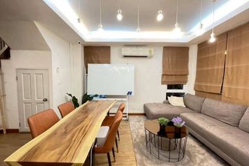 4 Bedroom Townhouse for rent in Din Daeng, Bangkok near MRT Ratchadaphisek