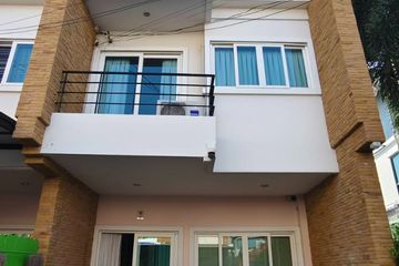 4 Bedroom Townhouse for sale in Dokmai, Bangkok