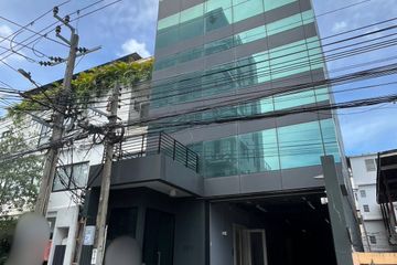 Commercial for rent in Khlong Tan Nuea, Bangkok