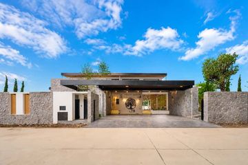 5 Bedroom House for sale in Wat Ket, Chiang Mai