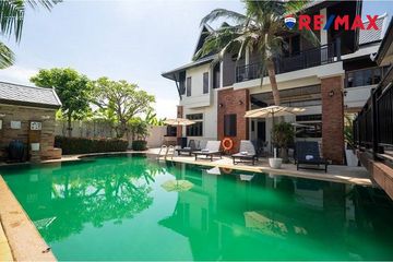 5 Bedroom House for sale in Na Kluea, Chonburi