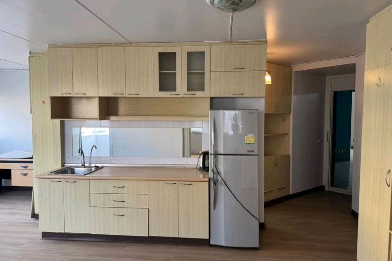 1 Bedroom Condo