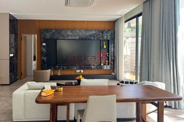 5 Bedroom Villa for sale in Na Kluea, Chonburi