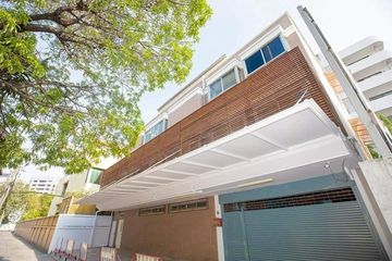 Office for rent in Phra Khanong, Bangkok
