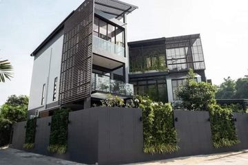 4 Bedroom House for sale in Khlong Tan Nuea, Bangkok