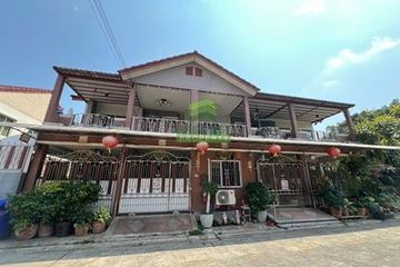 3 Bedroom Townhouse for sale in Tha Kham, Bangkok