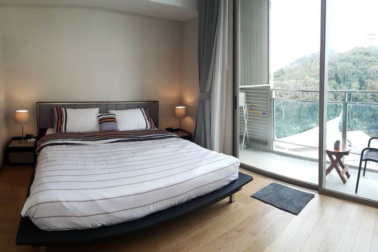 1 Bedroom Condo