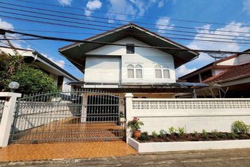 6 Bedroom House for rent in Huai Khwang, Bangkok near MRT Huai Khwang