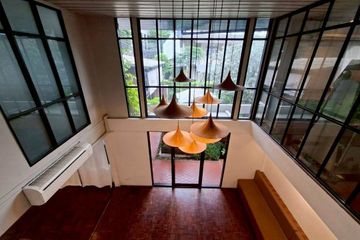 Commercial for rent in Silom, Bangkok near BTS Chong Nonsi