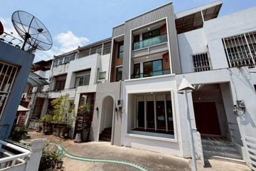 4 Bedroom Townhouse for sale in Bang Chak, Bangkok near BTS Punnawithi