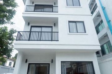 3 Bedroom House for rent in Phra Khanong Nuea, Bangkok near BTS Ekkamai
