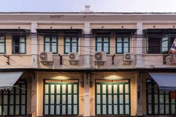 2 Bedroom Commercial for rent in Wang Burapha Phirom, Bangkok near MRT Sam Yot