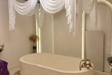 Commercial for sale in Khlong Toei Nuea, Bangkok near BTS Nana