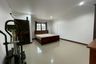 2 Bedroom Townhouse for rent in Sam Sen Nok, Bangkok
