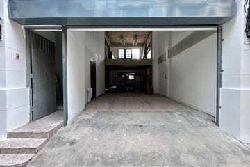 Commercial for rent in Khlong Tan Nuea, Bangkok near BTS Phrom Phong
