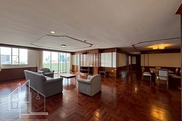 3 Bedroom Condo for rent in Le Chateau, Khlong Tan Nuea, Bangkok