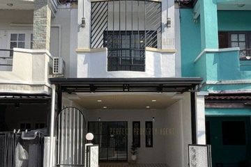 3 Bedroom Townhouse for sale in Sam Wa Tawan Tok, Bangkok