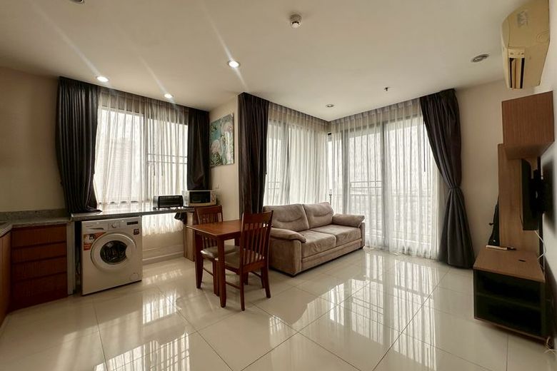 1 Bedroom Condo For Rent