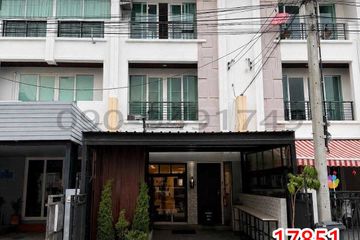 3 Bedroom Townhouse for sale in Wang Thonglang, Bangkok