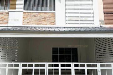 3 Bedroom Townhouse for sale in Thung Khru, Bangkok