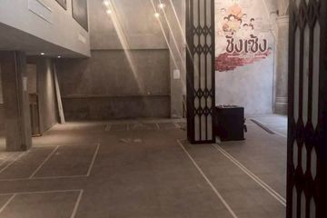Commercial for rent in Khlong Tan Nuea, Bangkok near BTS Phrom Phong