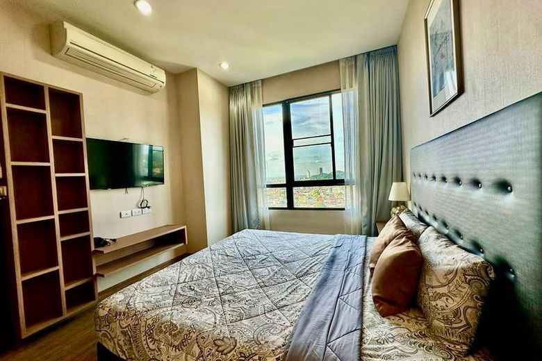 1 Bedroom Condo