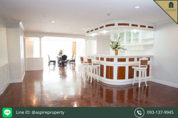 3 Bedroom Condo for rent in Oriental Towers, Khlong Tan Nuea, Bangkok near BTS Thong Lo